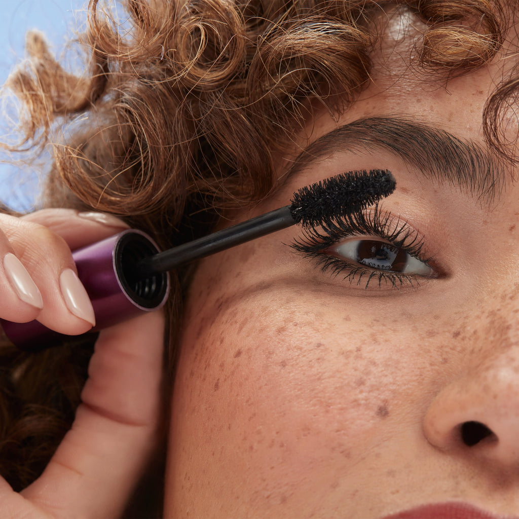 COVERGIRL Simply Ageless Lash Plumping 3-in-1 Mascara, 105 Black, 0.4 fl oz