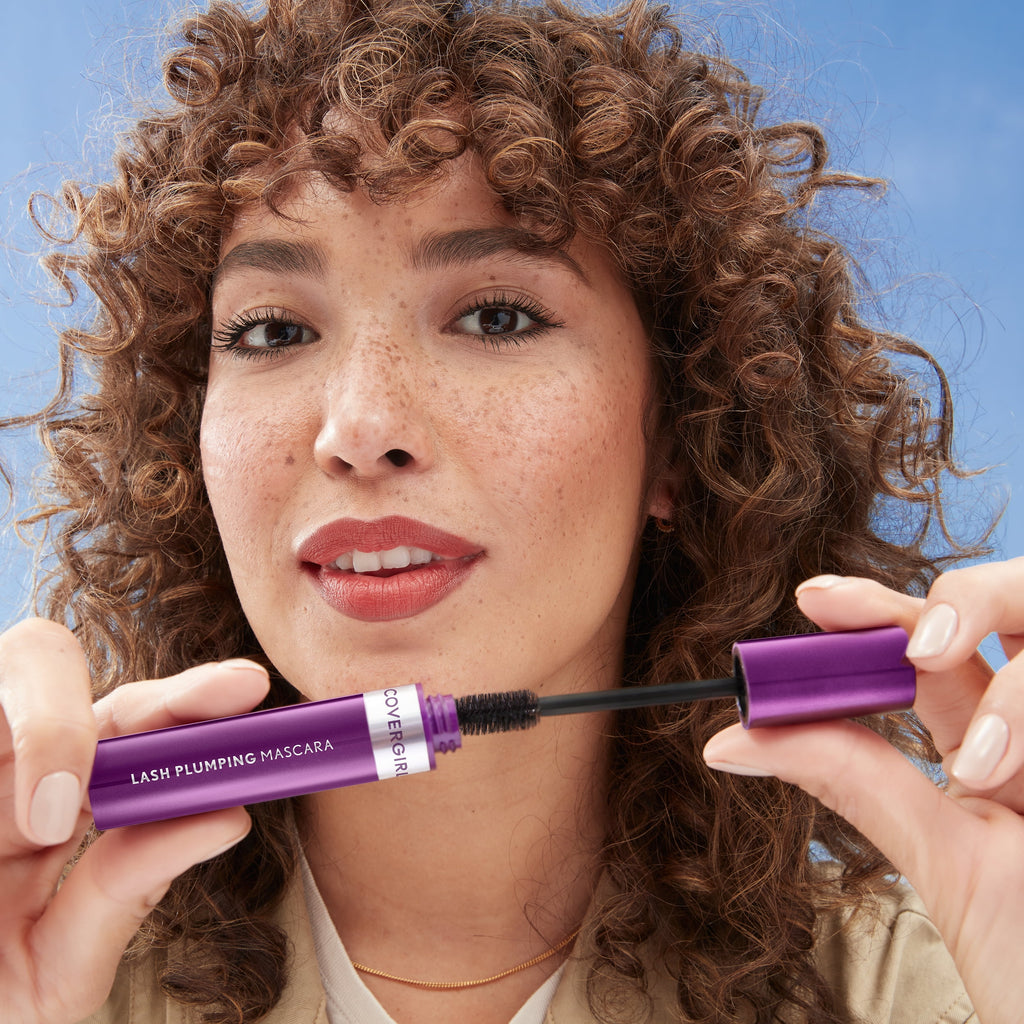 COVERGIRL Simply Ageless Lash Plumping 3-in-1 Mascara, 120 Black Water Resistant, 0.4 fl oz